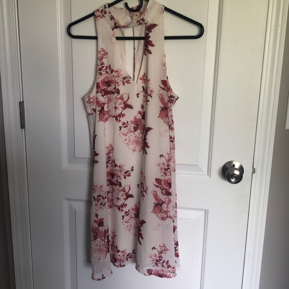 Francesca’s Collections Red/Pink Flower Dr…